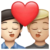 🧑🏻‍❤️‍💋‍🧑🏼 Berciuman Warna Kulit Cerah dengan Warna Kulit Cerah Sedang WhatsApp
