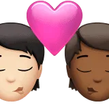 🧑🏻‍❤️‍💋‍🧑🏾 Berciuman Warna Kulit Cerah dengan Warna Kulit Gelap Sedang Apple