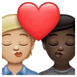 🧑🏼‍❤️‍💋‍🧑🏿 Berciuman Warna Kulit Cerah Sedang dengan Warna Kulit Gelap WhatsApp