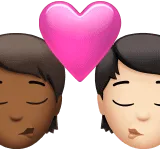 🧑🏾‍❤️‍💋‍🧑🏻 Berciuman Warna Kulit Gelap Sedang dengan Warna Kulit cerah Apple