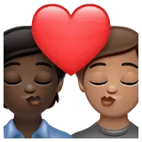 🧑🏿‍❤️‍💋‍🧑🏽 Berciuman Warna Kulit Gelap dengan Warna Kulit Sedang WhatsApp