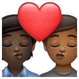🧑🏿‍❤️‍💋‍🧑🏾 Berciuman Warna Kulit Gelap dengan Warna Kulit Gelap Sedang WhatsApp