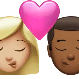 👩🏼‍❤️‍💋‍👨🏾 Berciuman Wanita dengan Pria Warna Kulit Cerah Sedang dengan Warna Kulit Gelap Sedang Apple