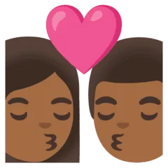 👩🏾‍❤️‍💋‍👨🏾 Berciuman Wanita dengan Pria Warna Kulit Gelap Sedang Google