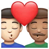 👨🏻‍❤️‍💋‍👨🏽 Berciuman Pria dengan Pria Warna Kulit Cerah dengan Warna Kulit Sedang WhatsApp