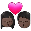 👩🏿‍❤️‍💋‍👨🏿 Berciuman Wanita dengan Pria Warna Kulit Gelap Samsung