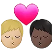 👨🏼‍❤️‍💋‍👨🏿 Berciuman Pria dengan Pria Warna Kulit Cerah Sedang dengan Warna Kulit Gelap Samsung