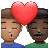 👨🏽‍❤️‍💋‍👨🏿 Berciuman Pria dengan Pria Warna Kulit Sedang dengan Warna Kulit Gelap WhatsApp