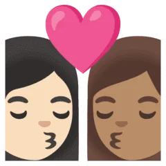 👩🏻‍❤️‍💋‍👩🏽 Berciuman Wanita dengan Wanita Warna Kulit Cerah dengan Warna Kulit Sedang Google