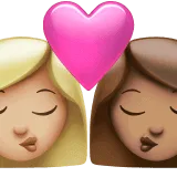 👩🏼‍❤️‍💋‍👩🏽 Berciuman Wanita dengan Wanita Warna Kulit Cerah Sedang dengan Warna Kulit Sedang Apple