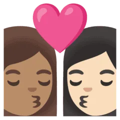 👩🏽‍❤️‍💋‍👩🏻 Berciuman Wanita dengan Wanita Warna Kulit Sedang dengan Warna Kulit Cerah Google