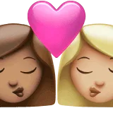 👩🏽‍❤️‍💋‍👩🏼 Berciuman Wanita dengan Wanita Warna Kulit Sedang dengan Warna Kulit Cerah Sedang Apple