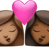 👩🏽‍❤️‍💋‍👩🏾 Berciuman Wanita dengan Wanita Warna Kulit Sedang dengan Warna Kulit Gelap Sedang Apple