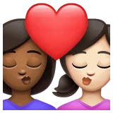 👩🏾‍❤️‍💋‍👩🏻 Berciuman Wanita dengan Wanita Warna Kulit Gelap Sedang dengan Warna Kulit Cerah WhatsApp