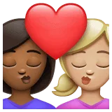 👩🏾‍❤️‍💋‍👩🏼 Berciuman Wanita dengan Wanita Warna Kulit Gelap Sedang dengan Warna Kulit Cerah Sedang WhatsApp