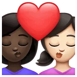 👩🏿‍❤️‍💋‍👩🏻 Berciuman Wanita dengan Wanita Warna Kulit Gelap dengan Warna Kulit Cerah WhatsApp
