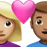 👩🏼‍❤️‍👨🏽 Pasangan dengan Hati Wanita dengan Pria Warna Kulit Cerah Sedang dengan Warna Kulit Sedang Apple
