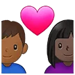 👩🏿‍❤️‍👨🏾 Pasangan dengan Hati Wanita dengan Pria Warna Kulit Gelap dengan Warna Kulit Gelap Sedang Samsung