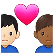 👨🏻‍❤️‍👨🏾 Pasangan dengan Hati Pria dengan Pria Warna Kulit Cerah dengan Warna Kulit Gelap Sedang Samsung