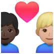 👨🏿‍❤️‍👨🏼 Pasangan dengan Hati Pria dengan Pria Warna Kulit Gelap dengan Warna Kulit Cerah Sedang Samsung