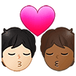 🧑🏻‍❤️‍💋‍🧑🏾 Berciuman Warna Kulit Cerah dengan Warna Kulit Gelap Sedang Samsung
