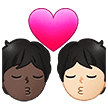 🧑🏿‍❤️‍💋‍🧑🏻 Berciuman Warna Kulit Gelap dengan Warna Kulit Cerah Samsung